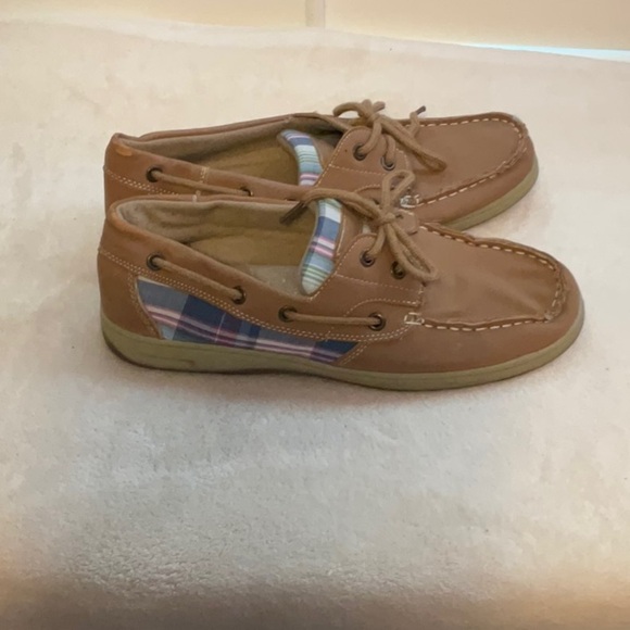 Sbicca Tan Loafers with Striped Detail - Picture 3 of 7